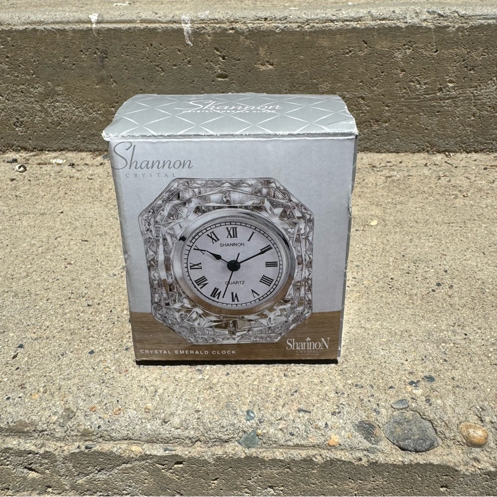 Shannon Crystal Emerald Clock by Godinger- Untested